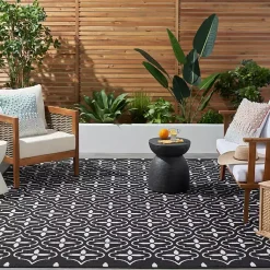 Kirklands Home Black & Ivory Quatrefoil Indoor/Outdoor Rug, 8x10 Discount