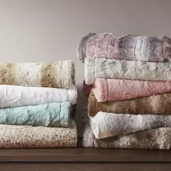 Blankets & Throws><noscript><img width=
