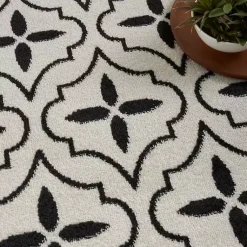 Kirklands Home Ivory & Black Quatrefoil Indoor/Outdoor Rug, 8x10 Online