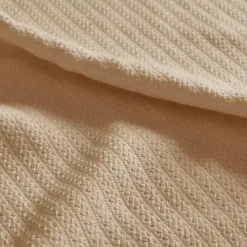 Blankets & Throws><noscript><img width=