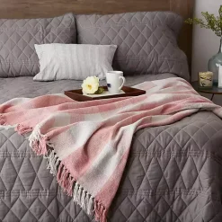 Blankets & Throws><noscript><img width=